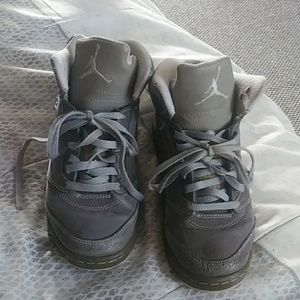 Wolf Gray Jordan Retro 5s